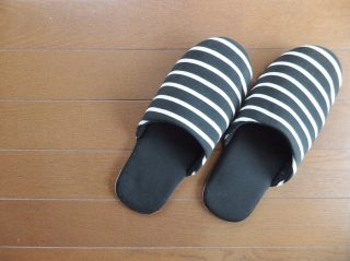 スリッパは何色にする？